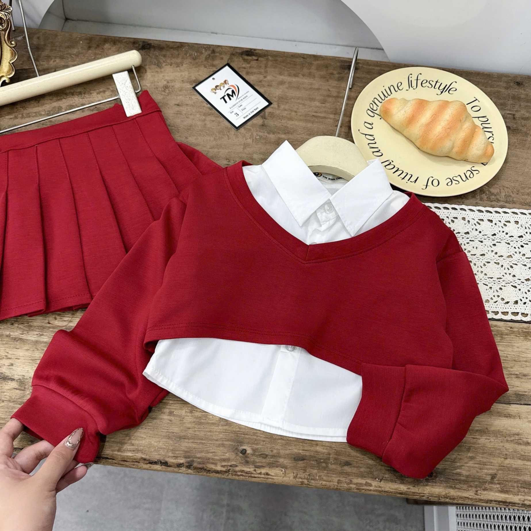 Sét 3 chi tiết áo sơ mi kèm ảo và cv nỉ bé gái tm