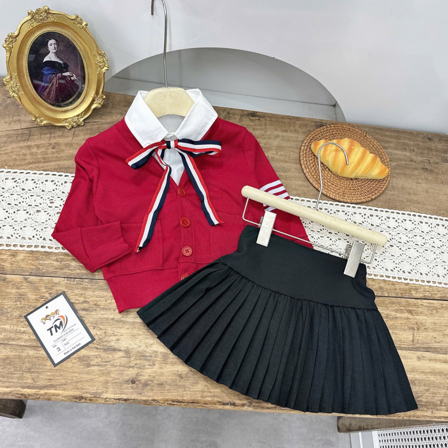 Sét bộ tăm nhung phổi cổ sơ mi dây nơ cv dập ly bé gái tm