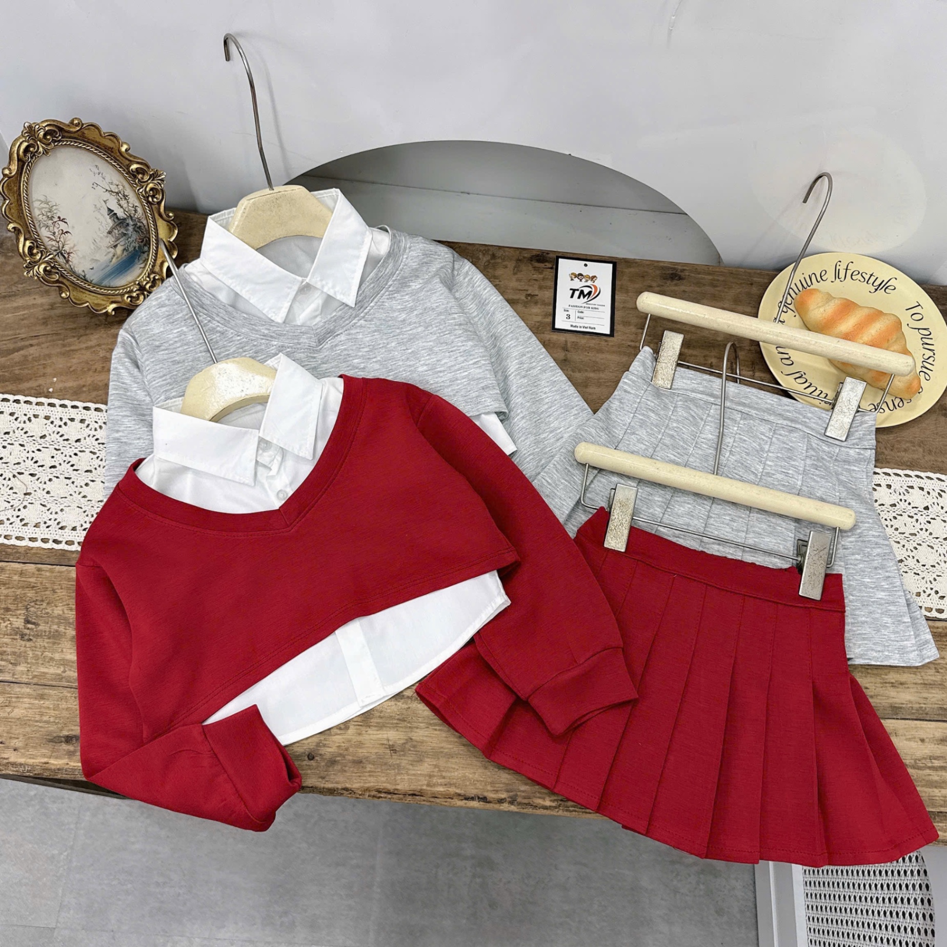 Sét 3 chi tiết áo sơ mi kèm ảo và cv nỉ bé gái tm