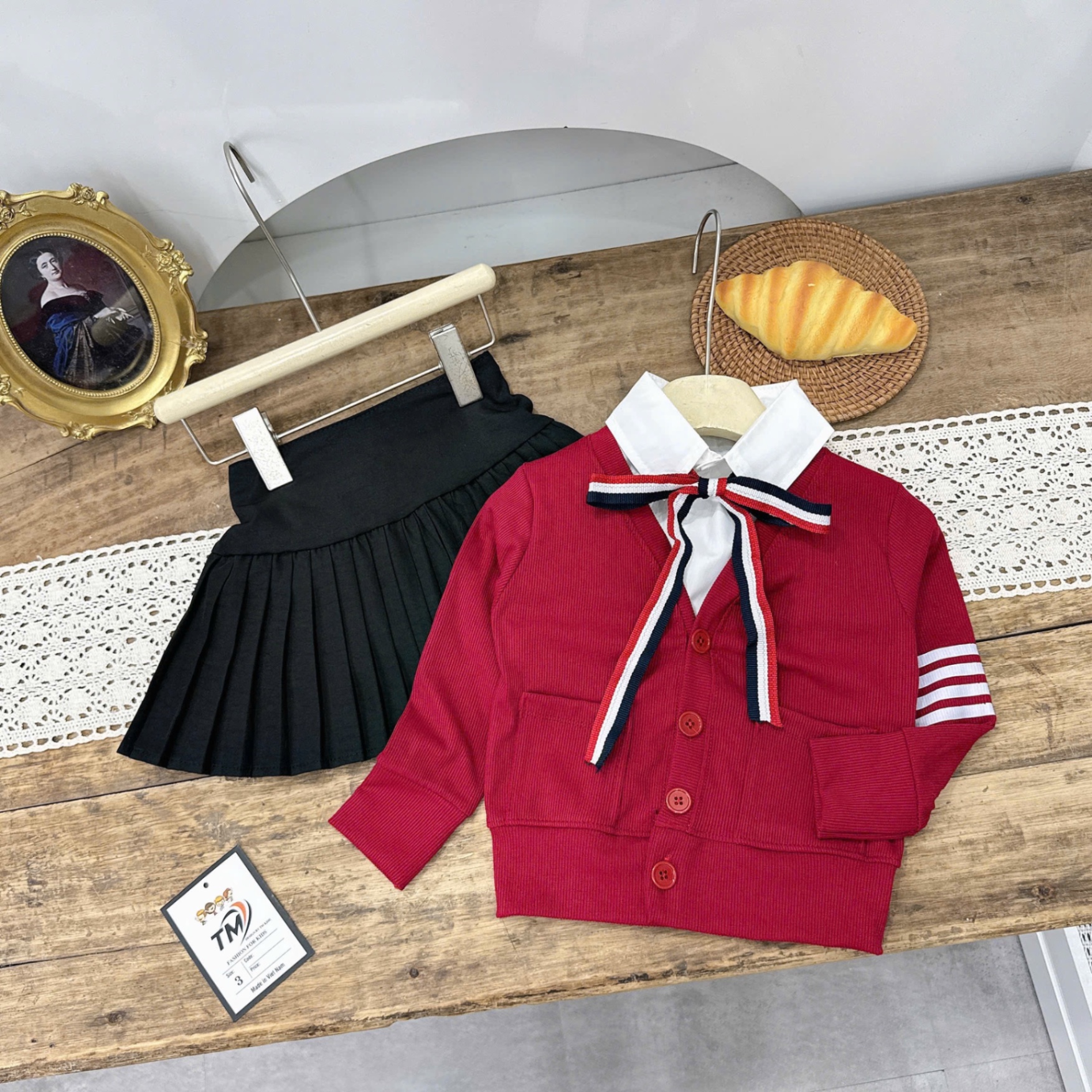 Sét bộ tăm nhung phổi cổ sơ mi dây nơ cv dập ly bé gái tm