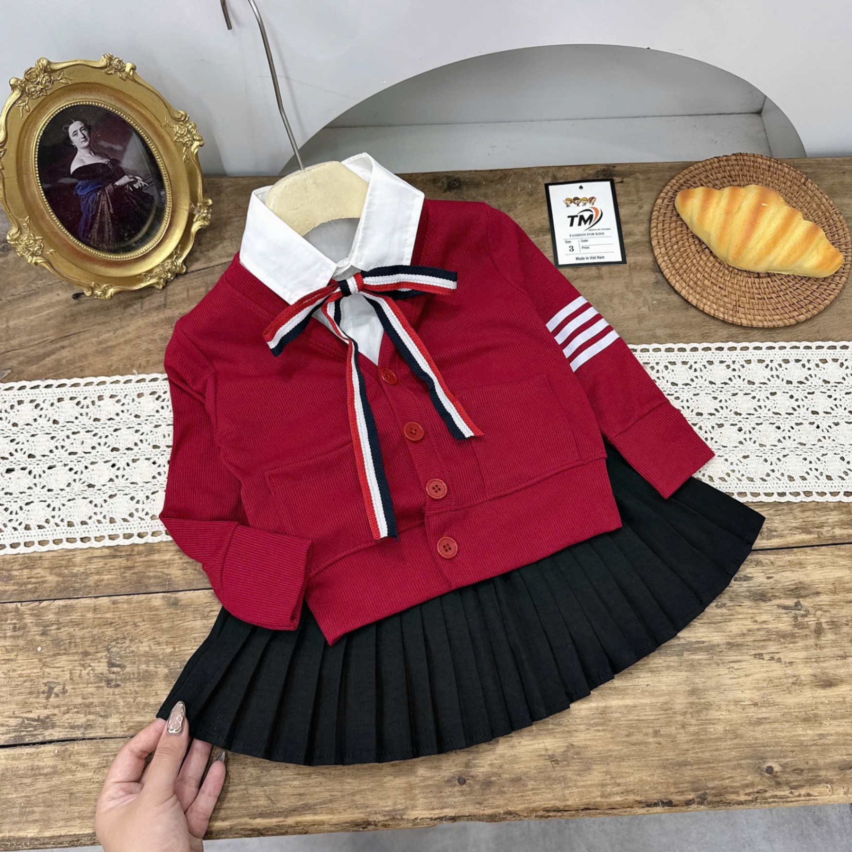 Sét bộ tăm nhung phổi cổ sơ mi dây nơ cv dập ly bé gái tm
