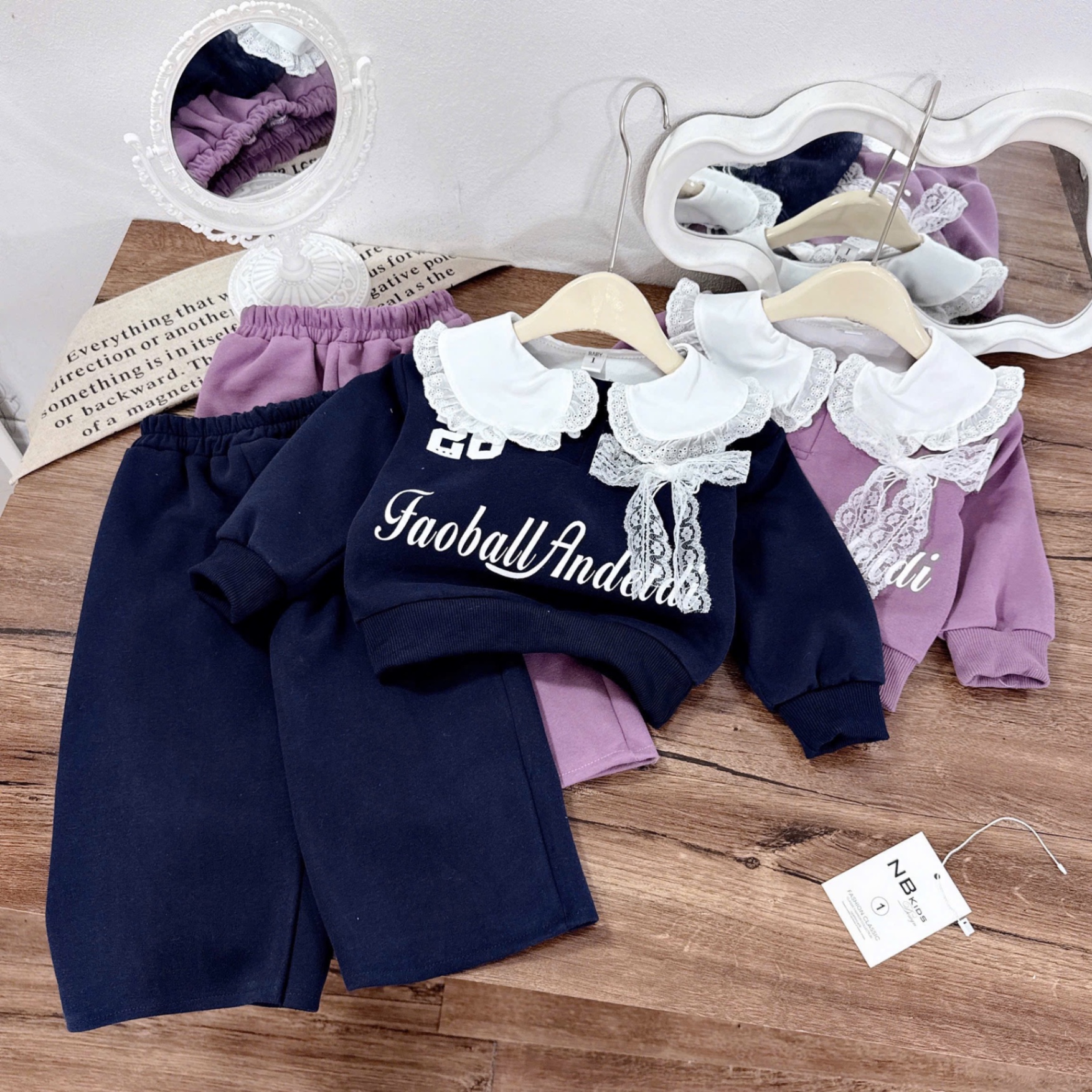 Sét bộ nỉ phối cổ béo trắng quần xuông cho bé gái