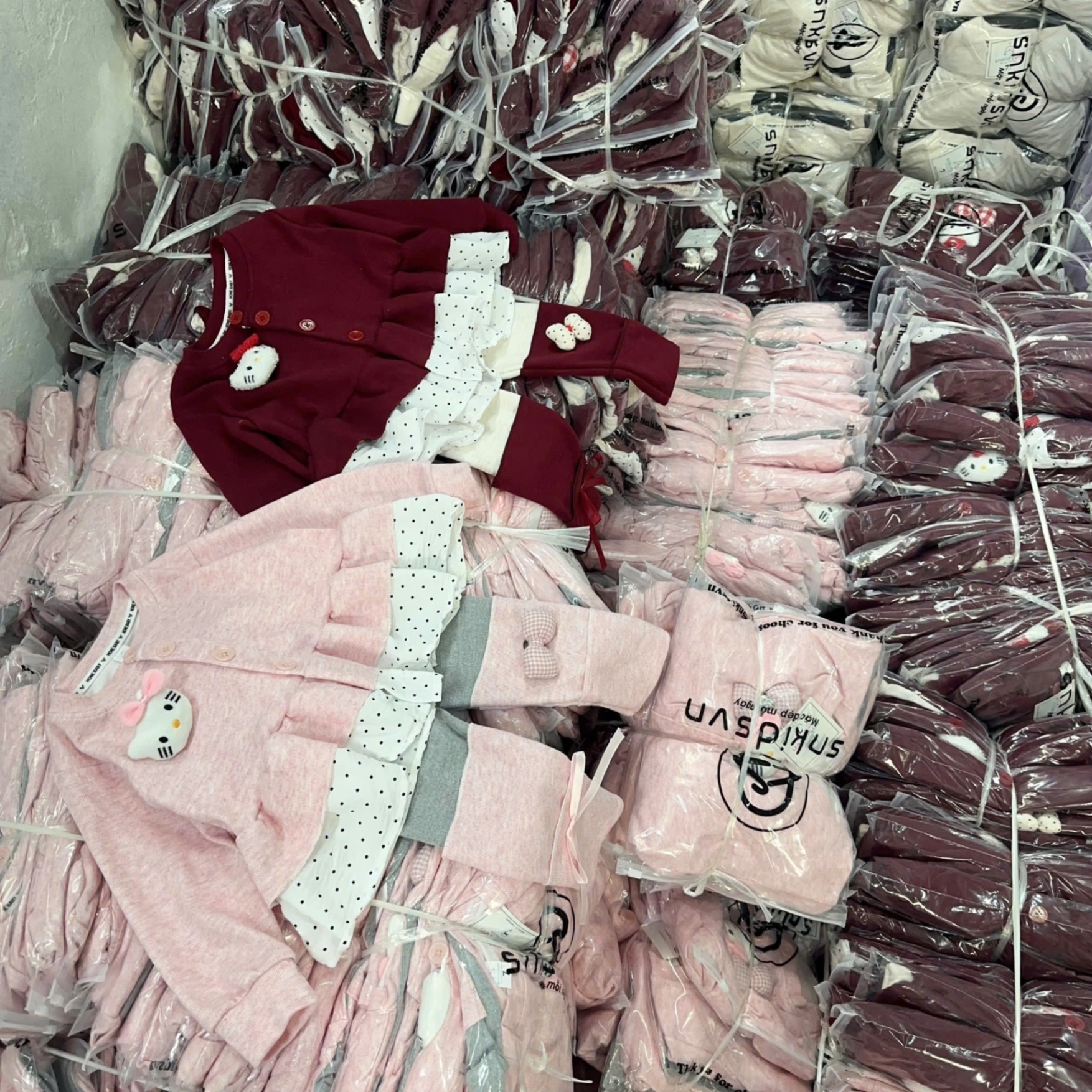 Sét bộ tăm thỏ phối bèo quần legging đính nơ bé gái sn