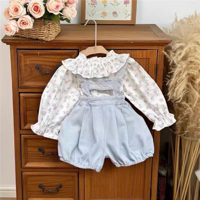 Sét yếm bò giấy kèm áo hoa bé gái