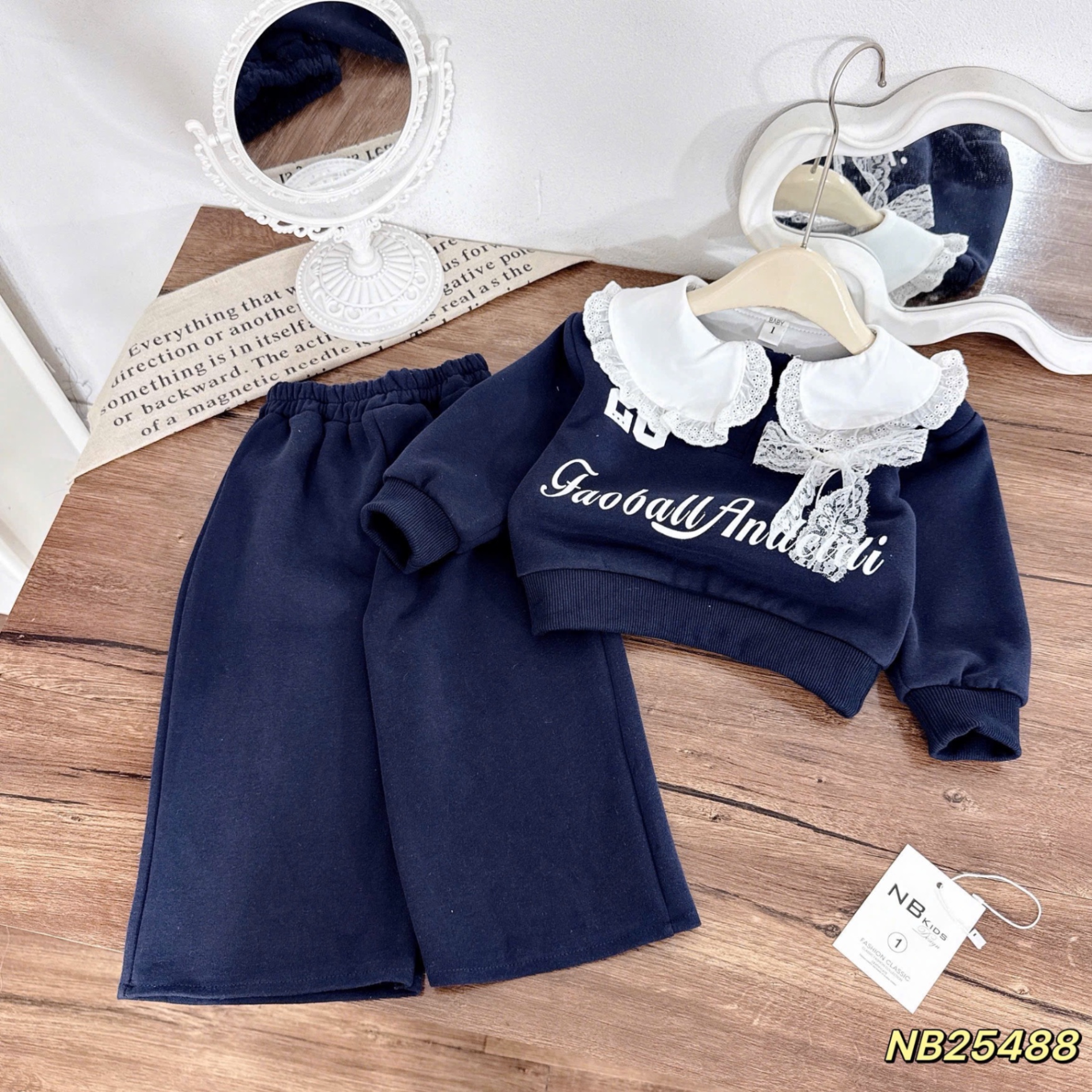 Sét bộ nỉ phối cổ béo trắng quần xuông cho bé gái