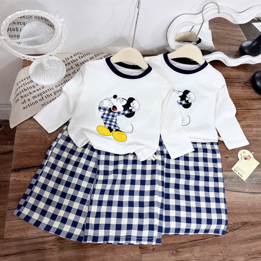 Sét áo dài tay micky quần caro kẻ xuông bé gái