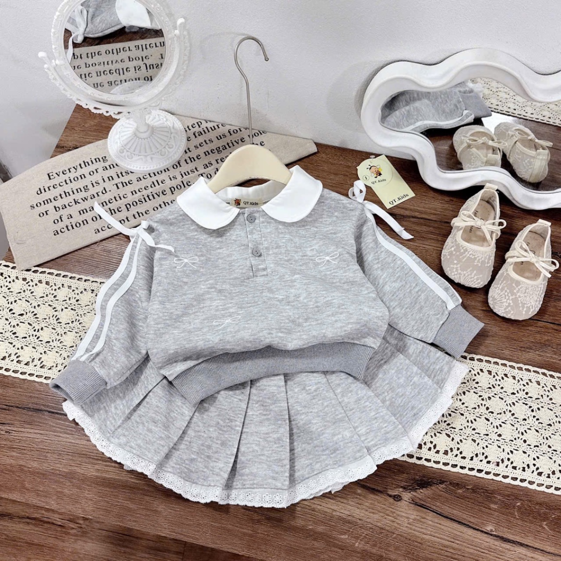 Sét bộ nỉ cổ trắng cv dập ly phối ren qt bé gái