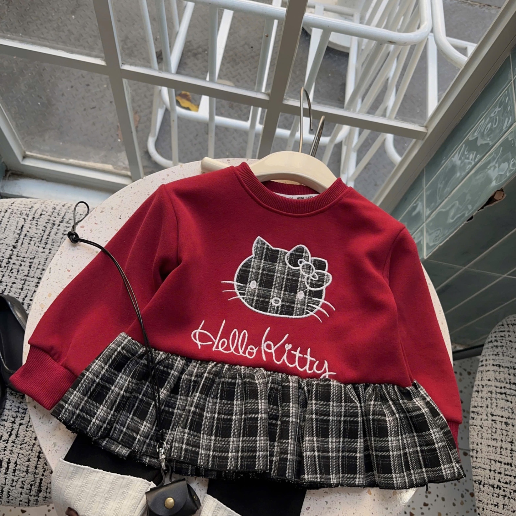 Sét bộ kitty thêu kẻ caro quần legging bé gái