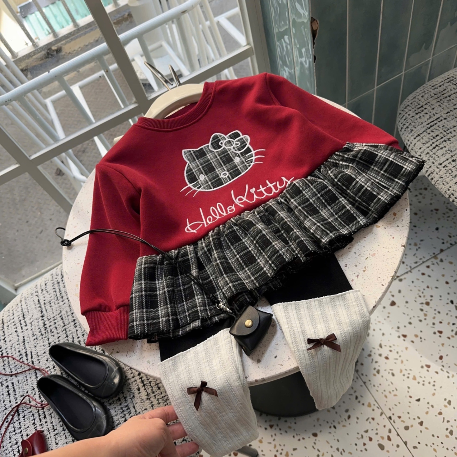 Sét bộ kitty thêu kẻ caro quần legging bé gái