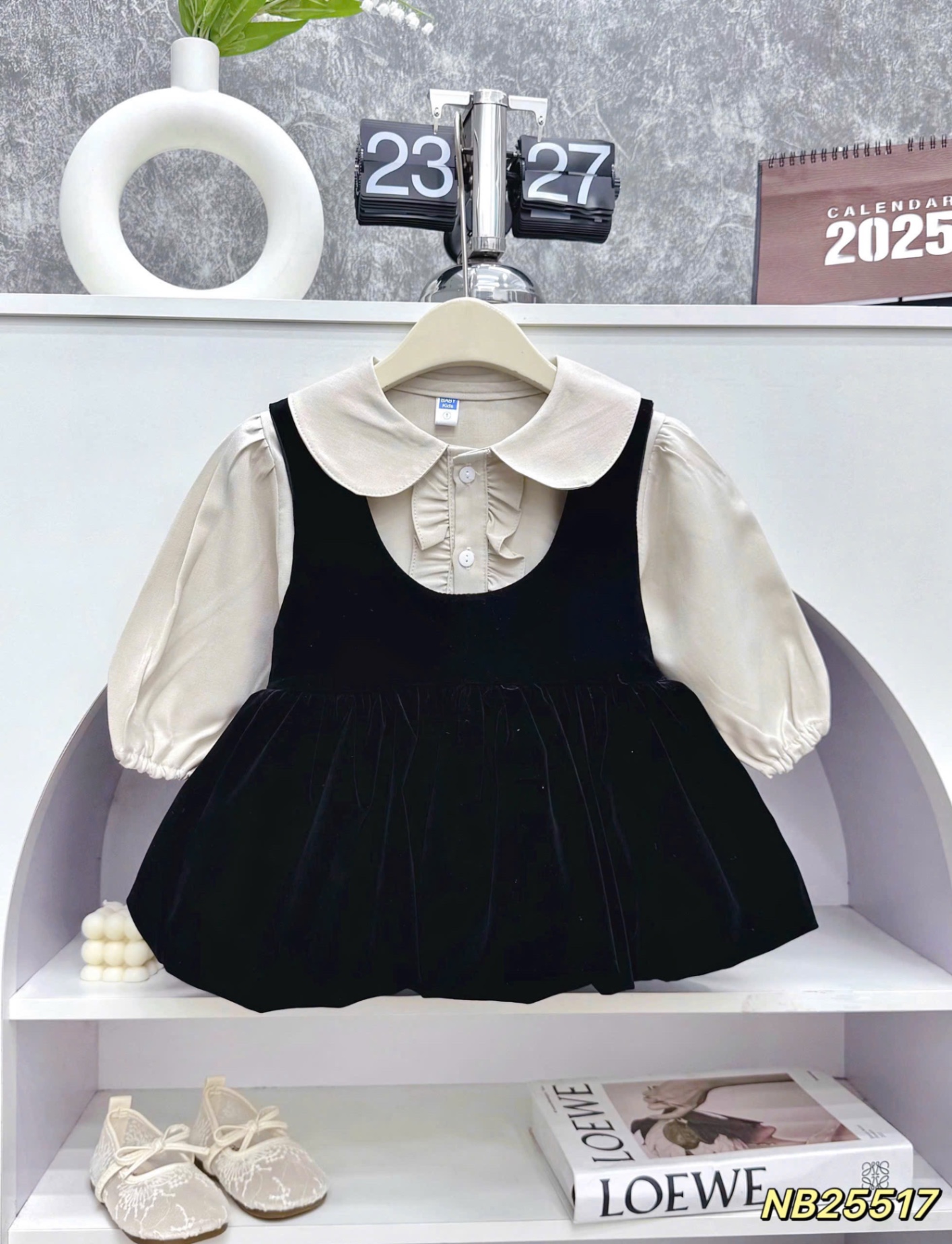 Sét áo cổ sen kèm váy nhung đen bn bé gái