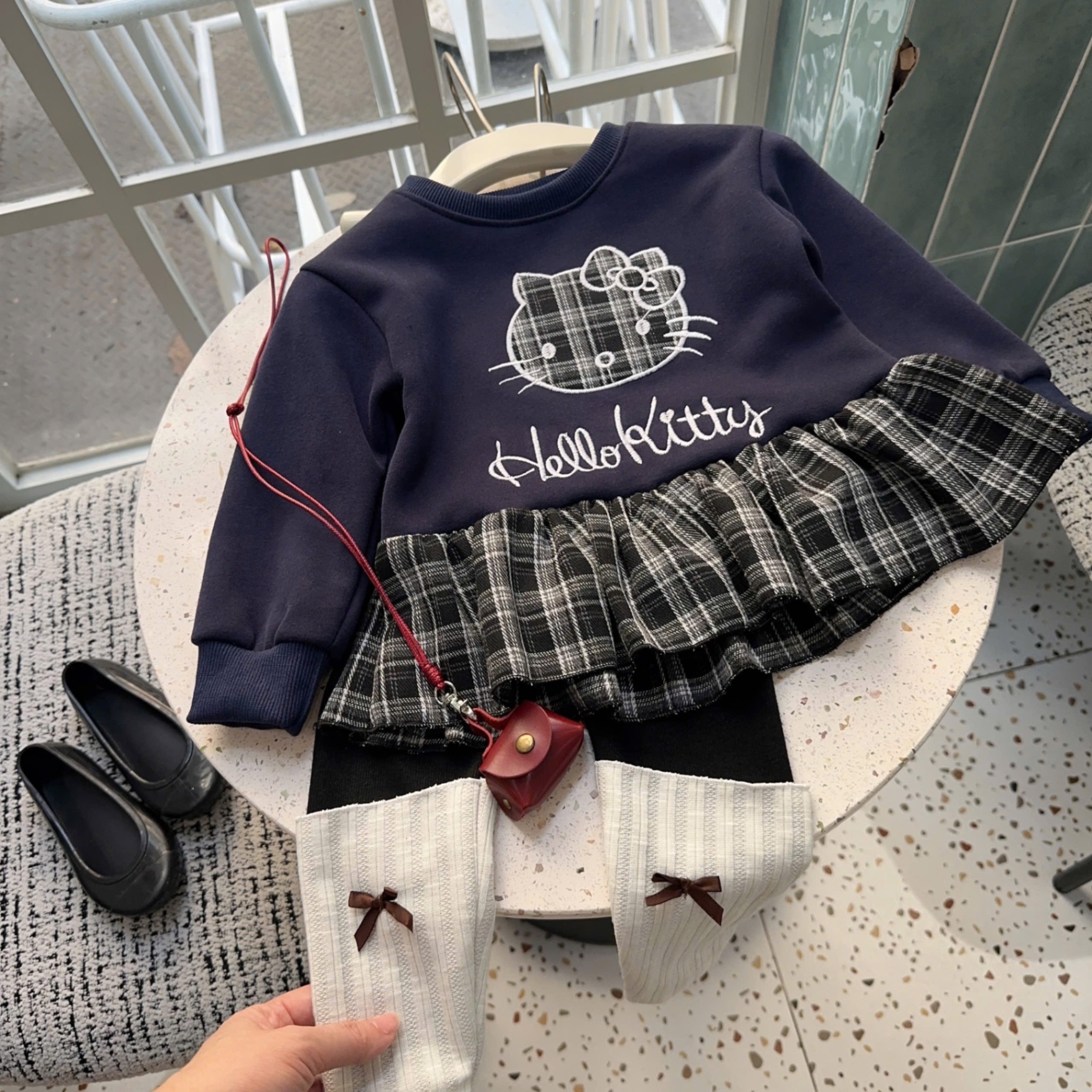 Sét bộ kitty thêu kẻ caro quần legging bé gái