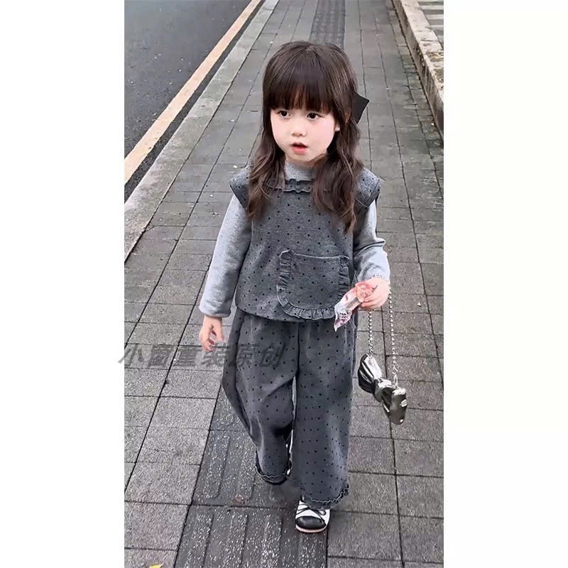 Sét bộ chấm bi xám gile nơ đen quần xuông bé gái