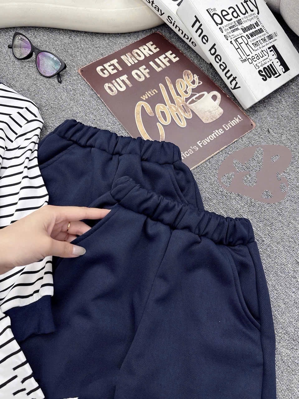 Sét áo nỉ kẻ quần xuông bé gái