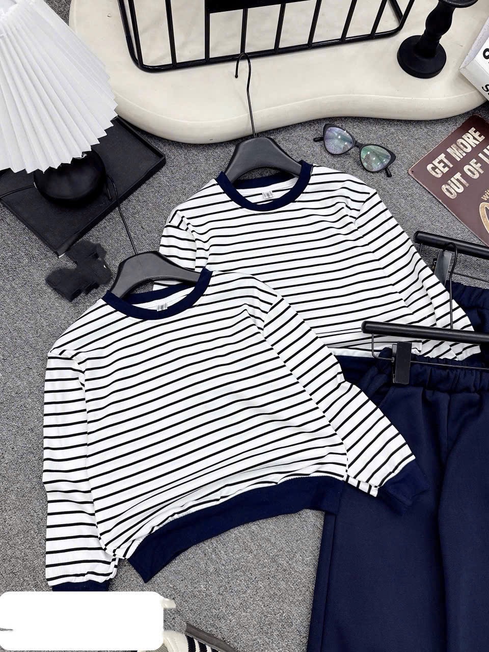 Sét áo nỉ kẻ quần xuông bé gái