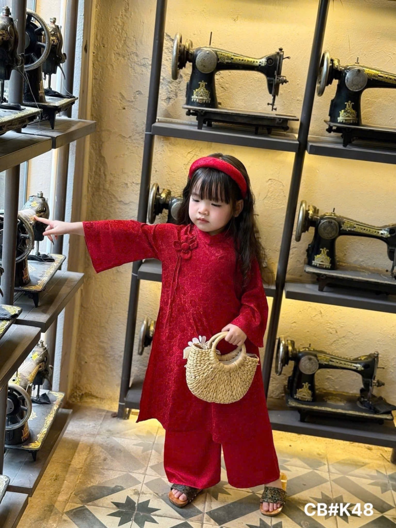 Áo dài đỏ gấmcb kèm bờm