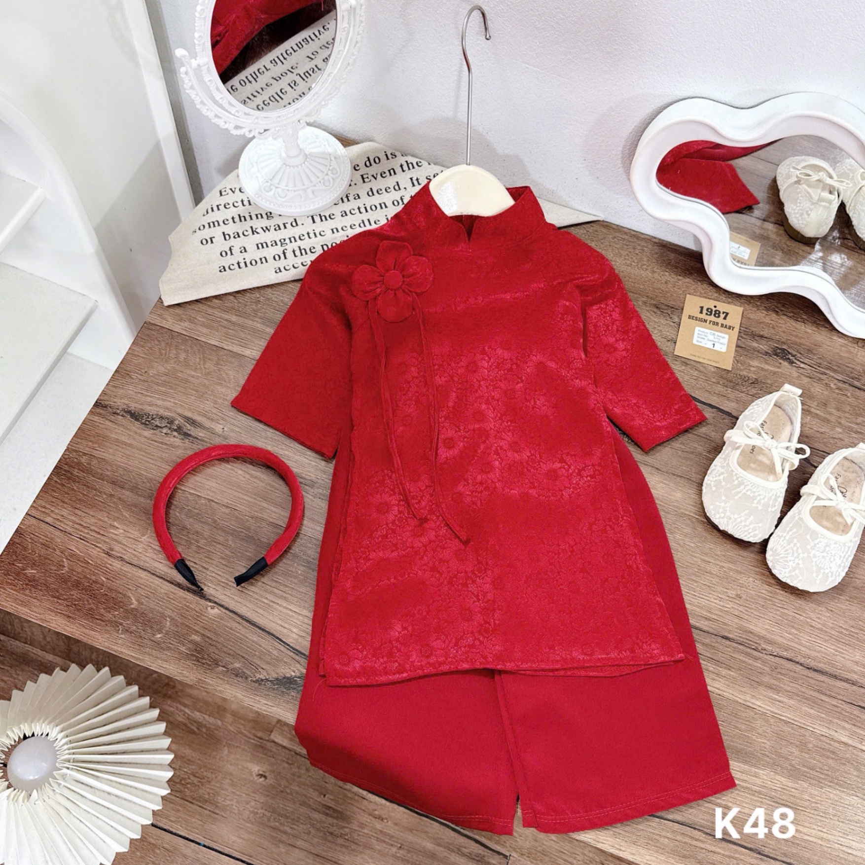 Áo dài đỏ gấmcb kèm bờm