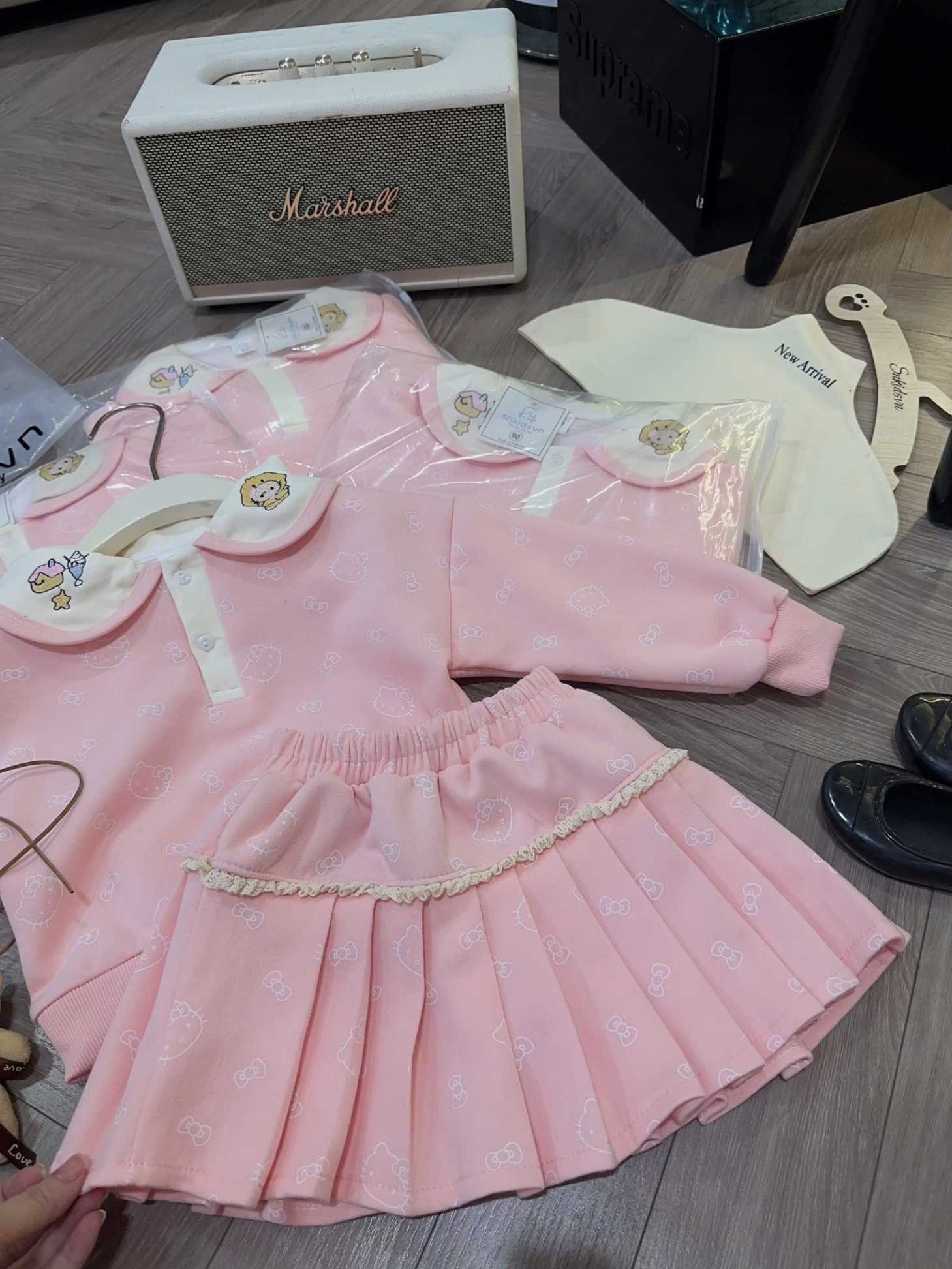 Sét bộ nỉ kitty in tràn cv dập ly bé gái