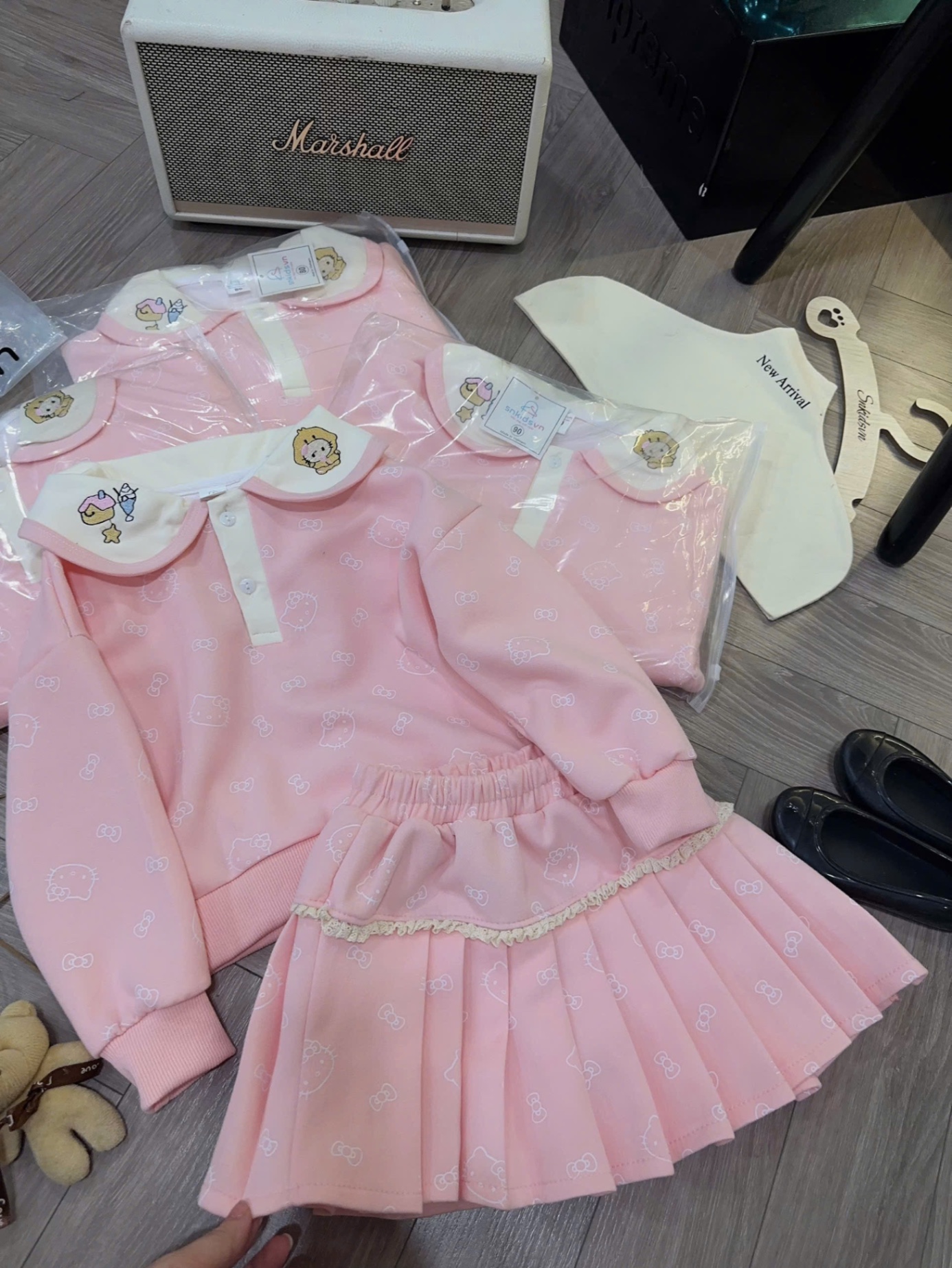 Sét bộ nỉ kitty in tràn cv dập ly bé gái