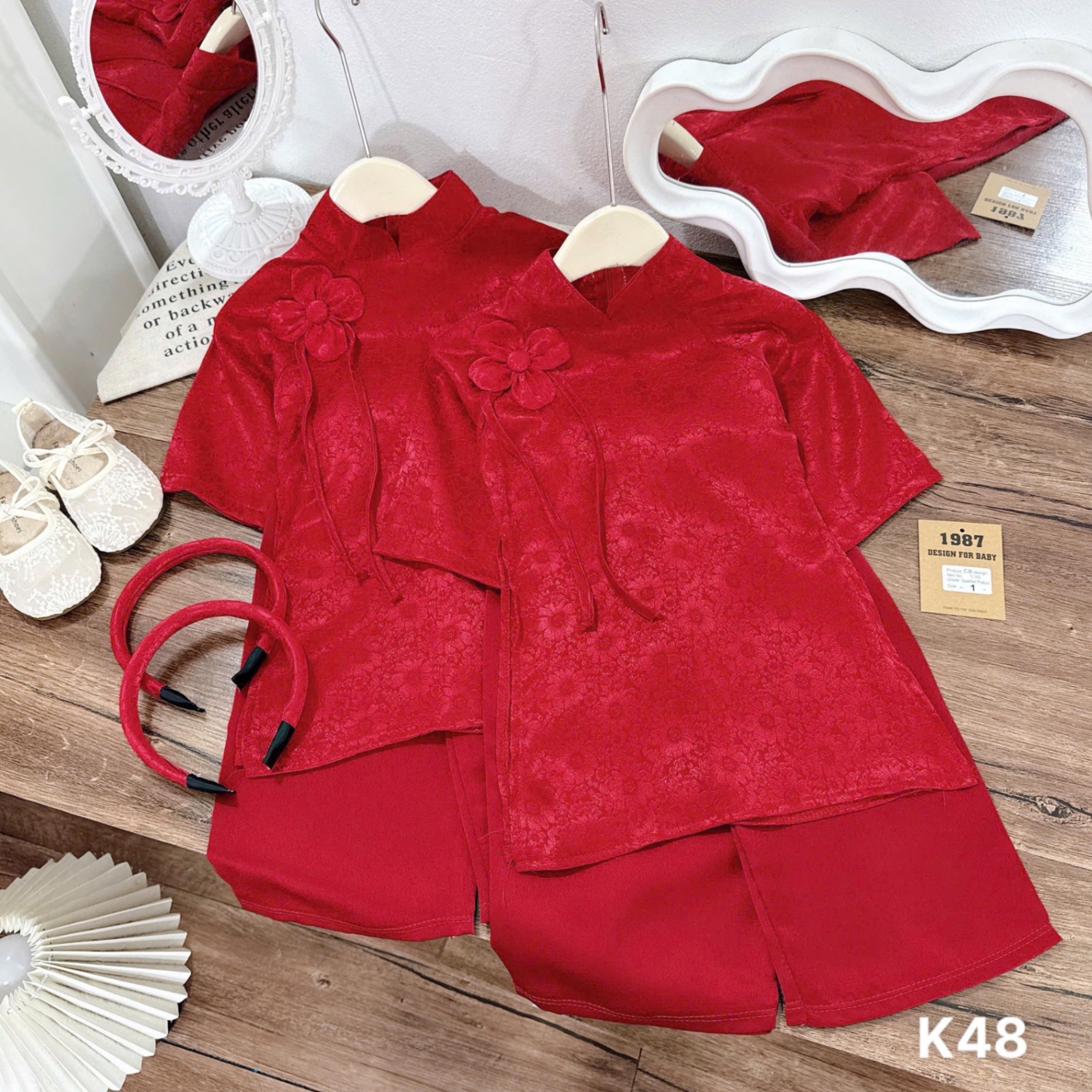 Áo dài đỏ gấmcb kèm bờm