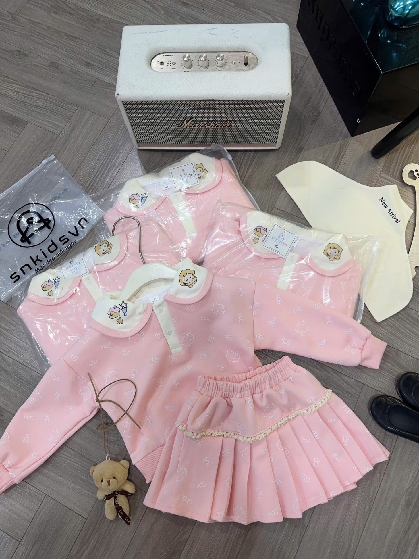 Sét bộ nỉ kitty in tràn cv dập ly bé gái