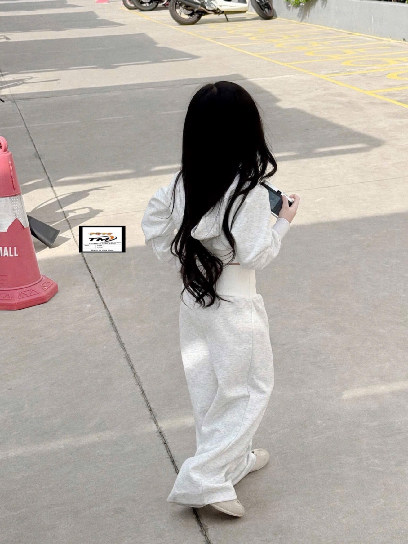 Sét 3 chi tiết croptop mic quần ống xuông bé gái