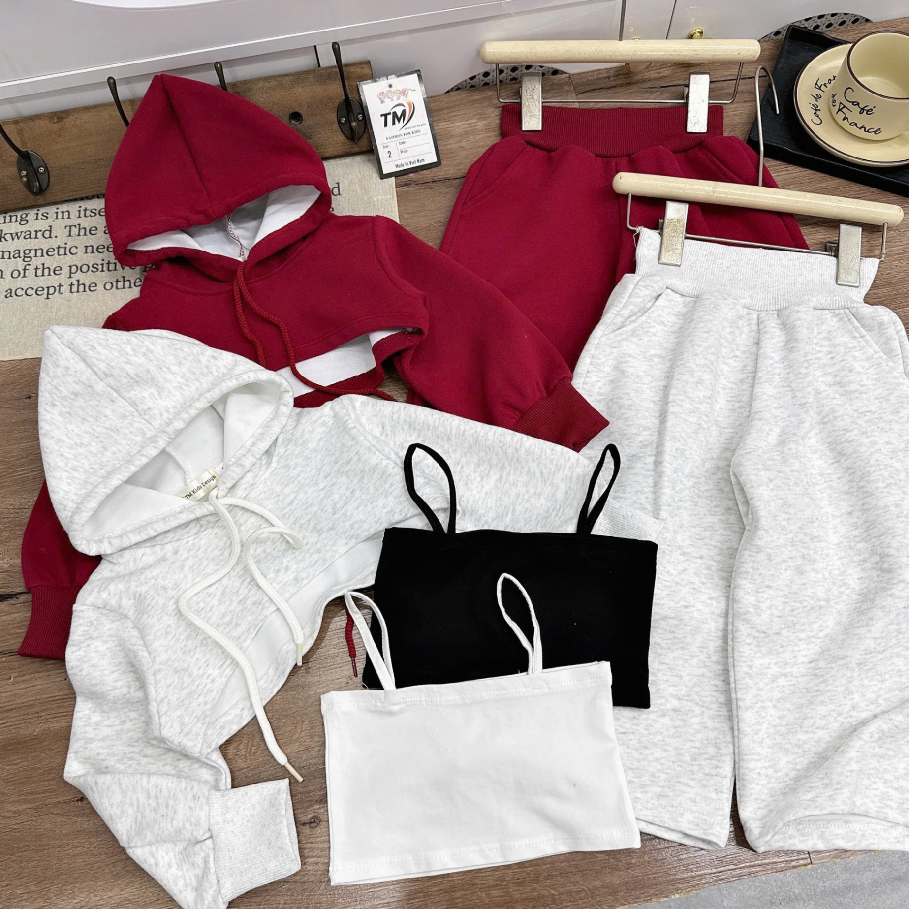 Sét 3 chi tiết croptop mic quần ống xuông bé gái