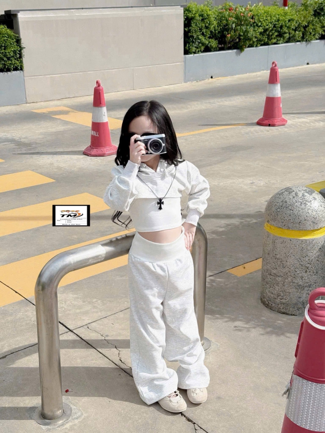 Sét 3 chi tiết croptop mic quần ống xuông bé gái