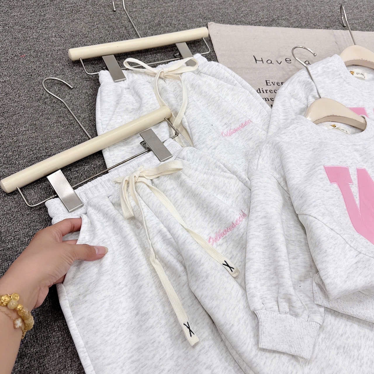 Sét bộ w ghi bé gái