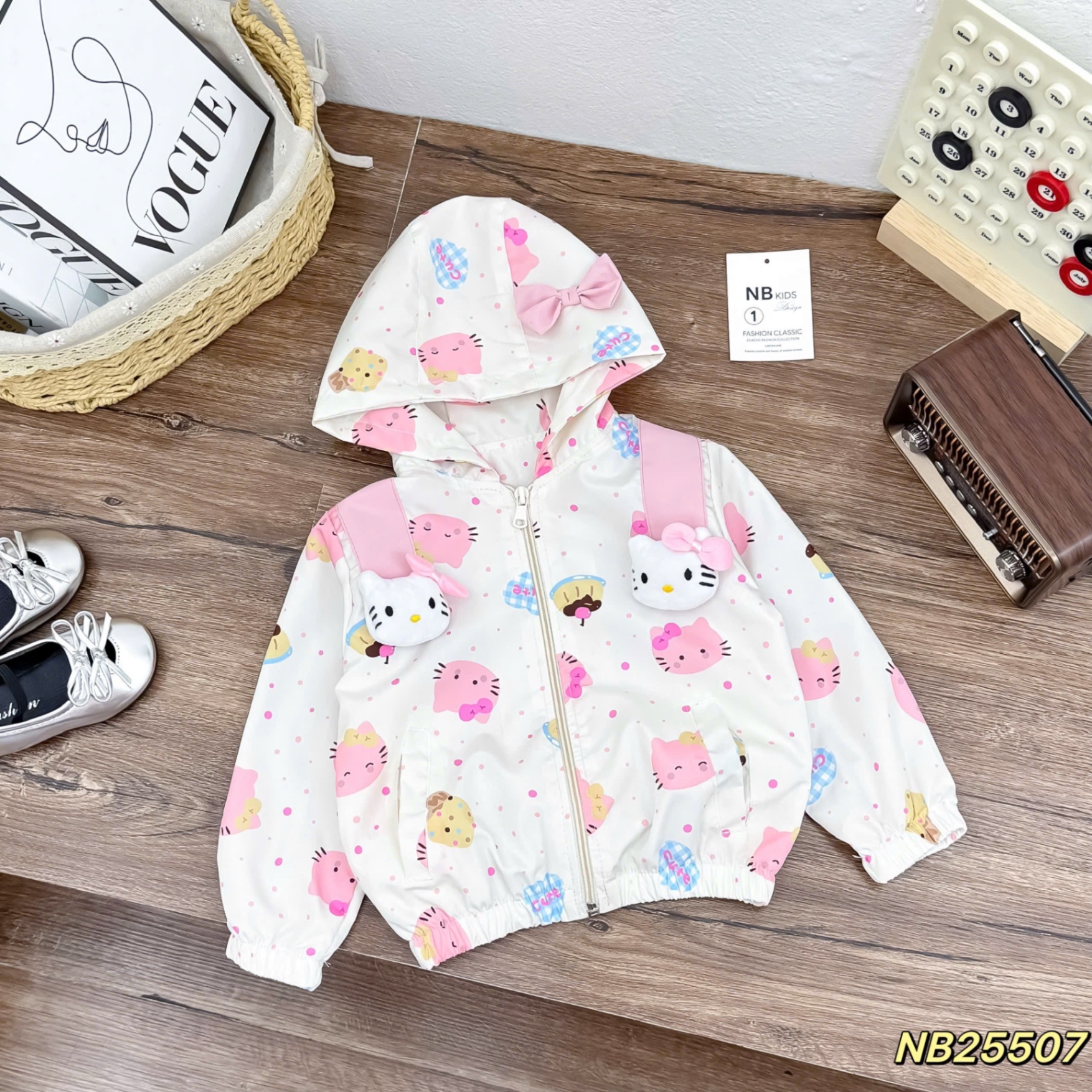 Áo gió kitty bé gái