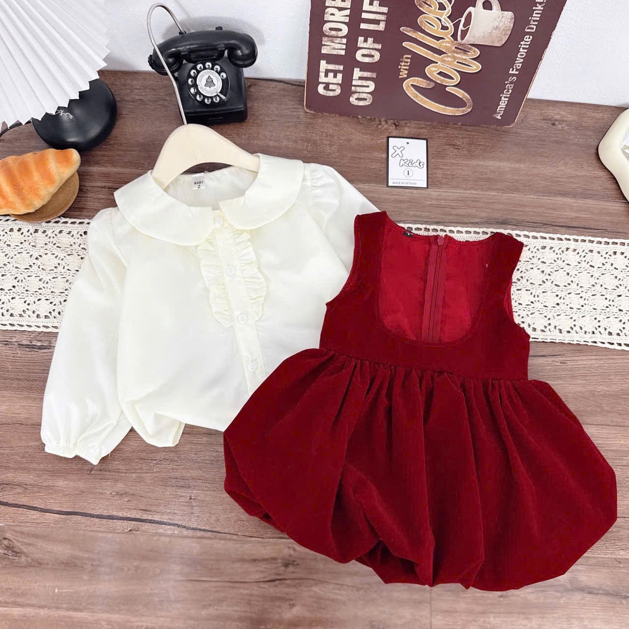 Sét váy nhung bồng kèm áo sơ mi bé gái