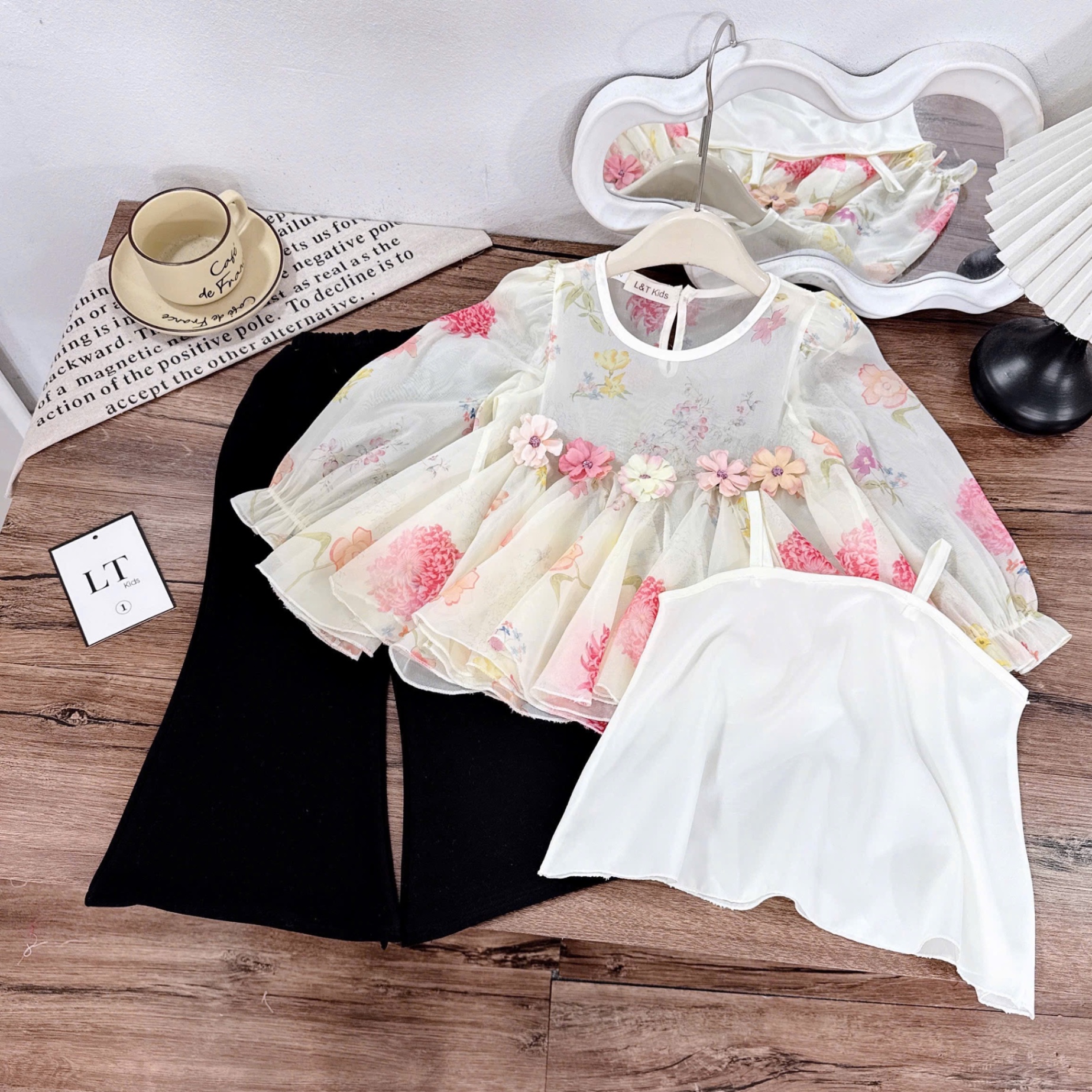 Sét áo babydoll hoa voan 3 chi tiết quần đen loe bé gái