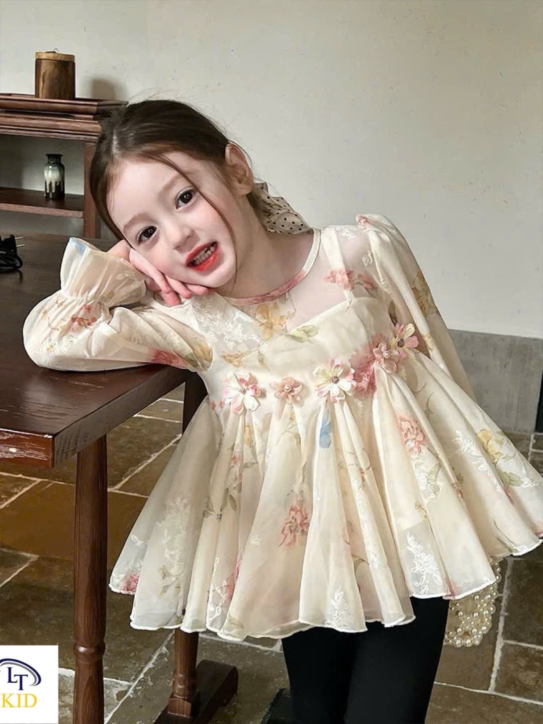 Sét áo babydoll hoa voan 3 chi tiết quần đen loe bé gái