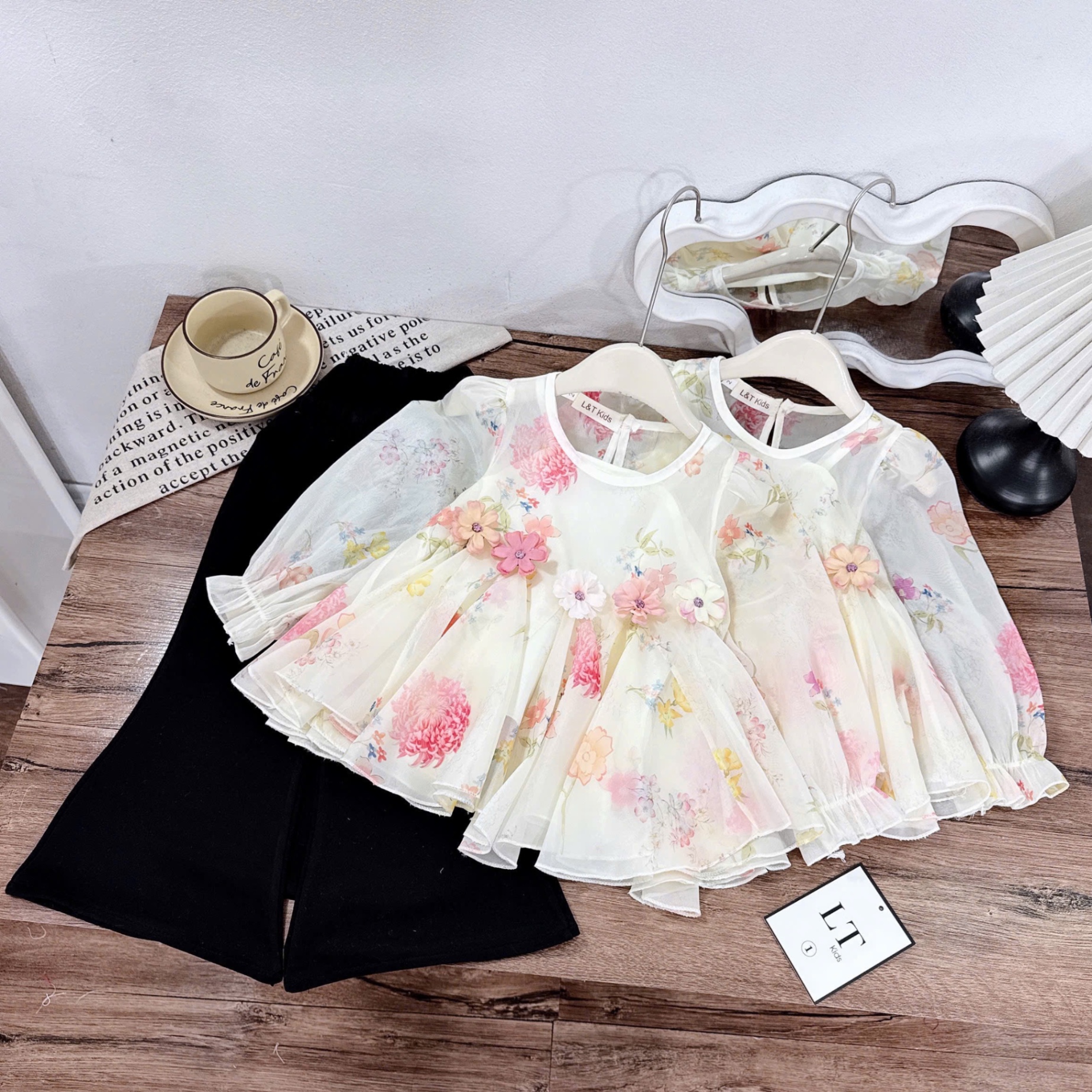 Sét áo babydoll hoa voan 3 chi tiết quần đen loe bé gái