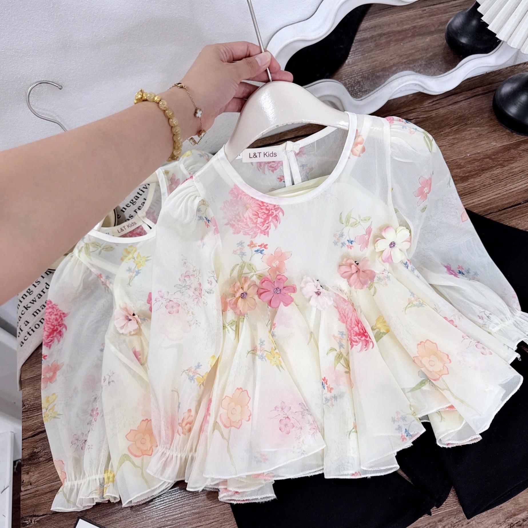 Sét áo babydoll hoa voan 3 chi tiết quần đen loe bé gái