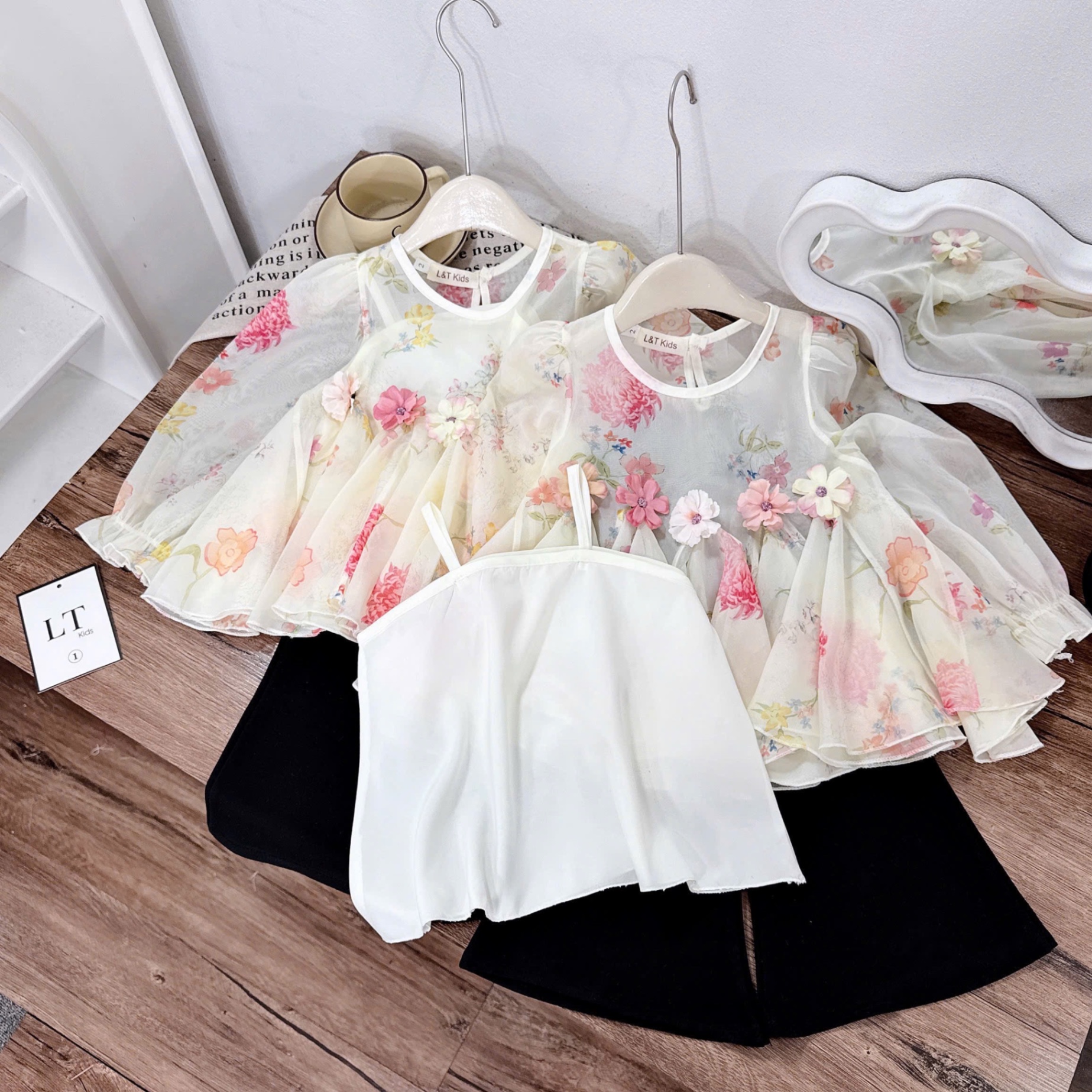 Sét áo babydoll hoa voan 3 chi tiết quần đen loe bé gái