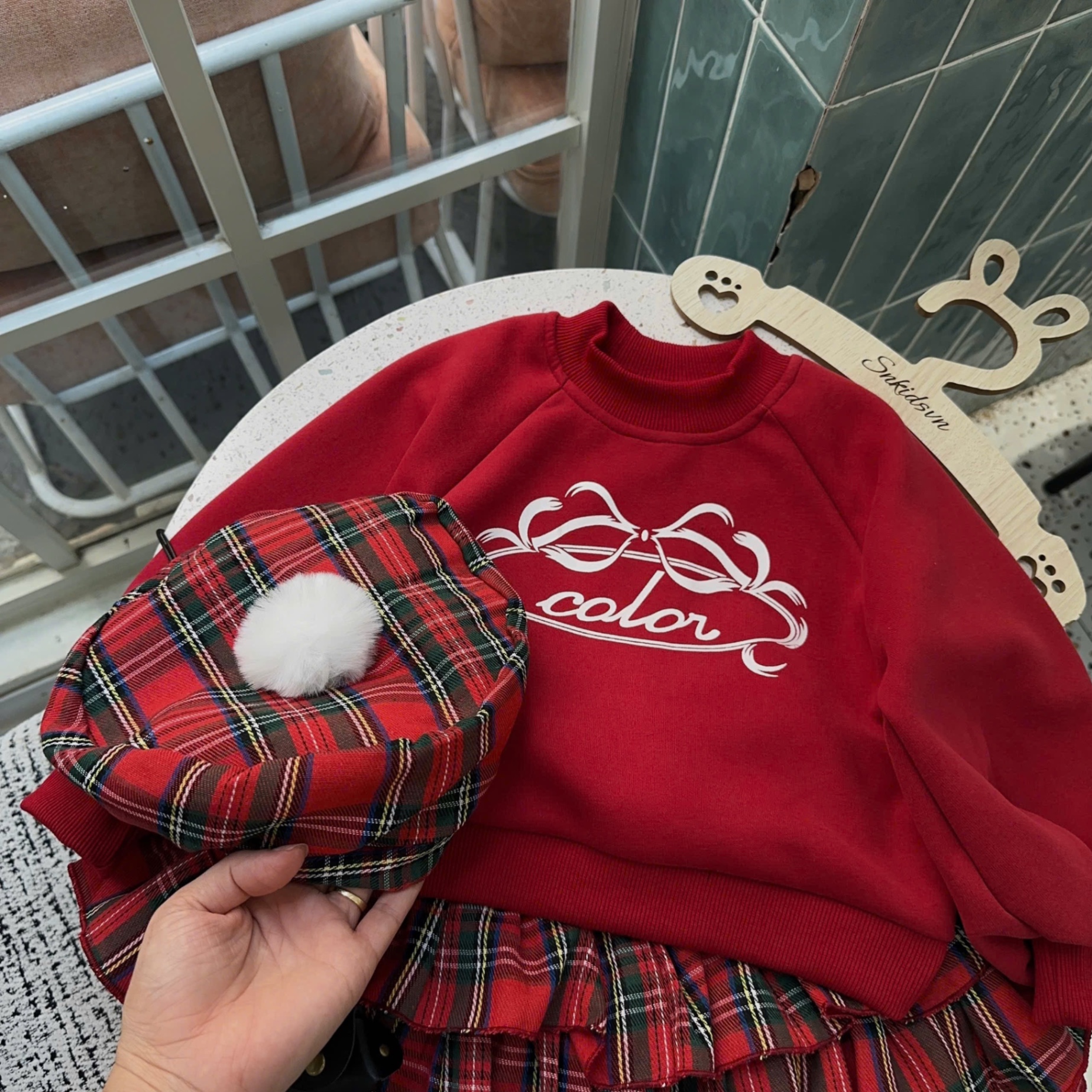 Sét bộ nỉ đỏ cv caro sn bé gái