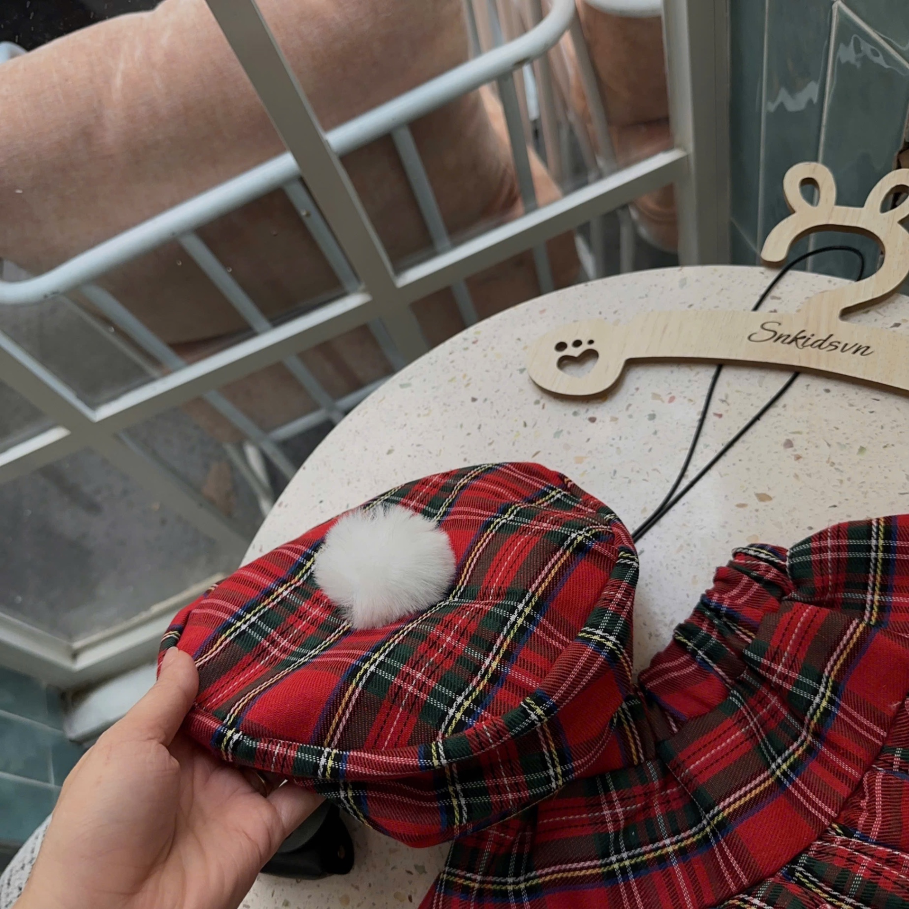 Sét bộ nỉ đỏ cv caro sn bé gái