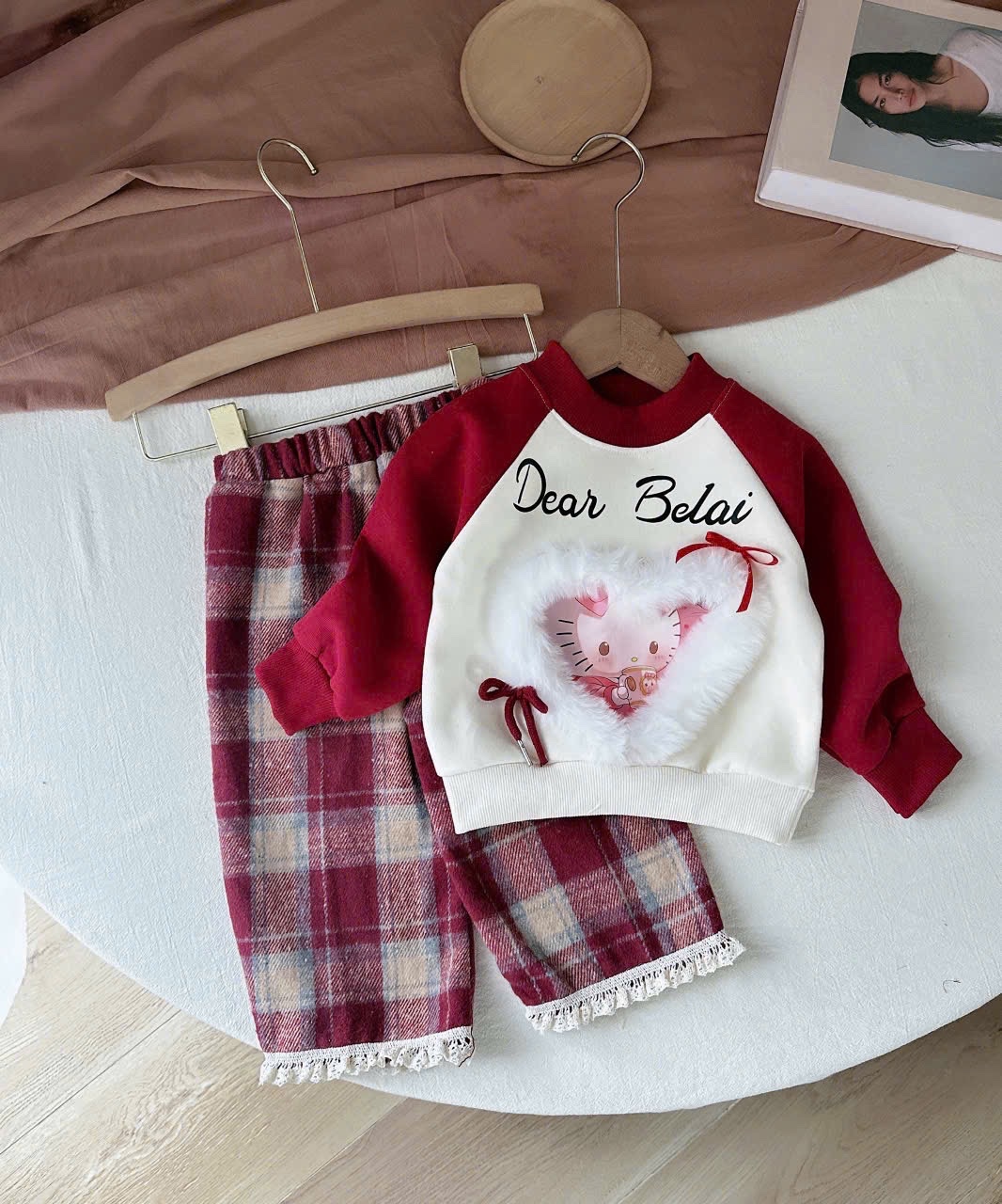 Sét áo dear belai nỉ quần xuông caro cho bé gái