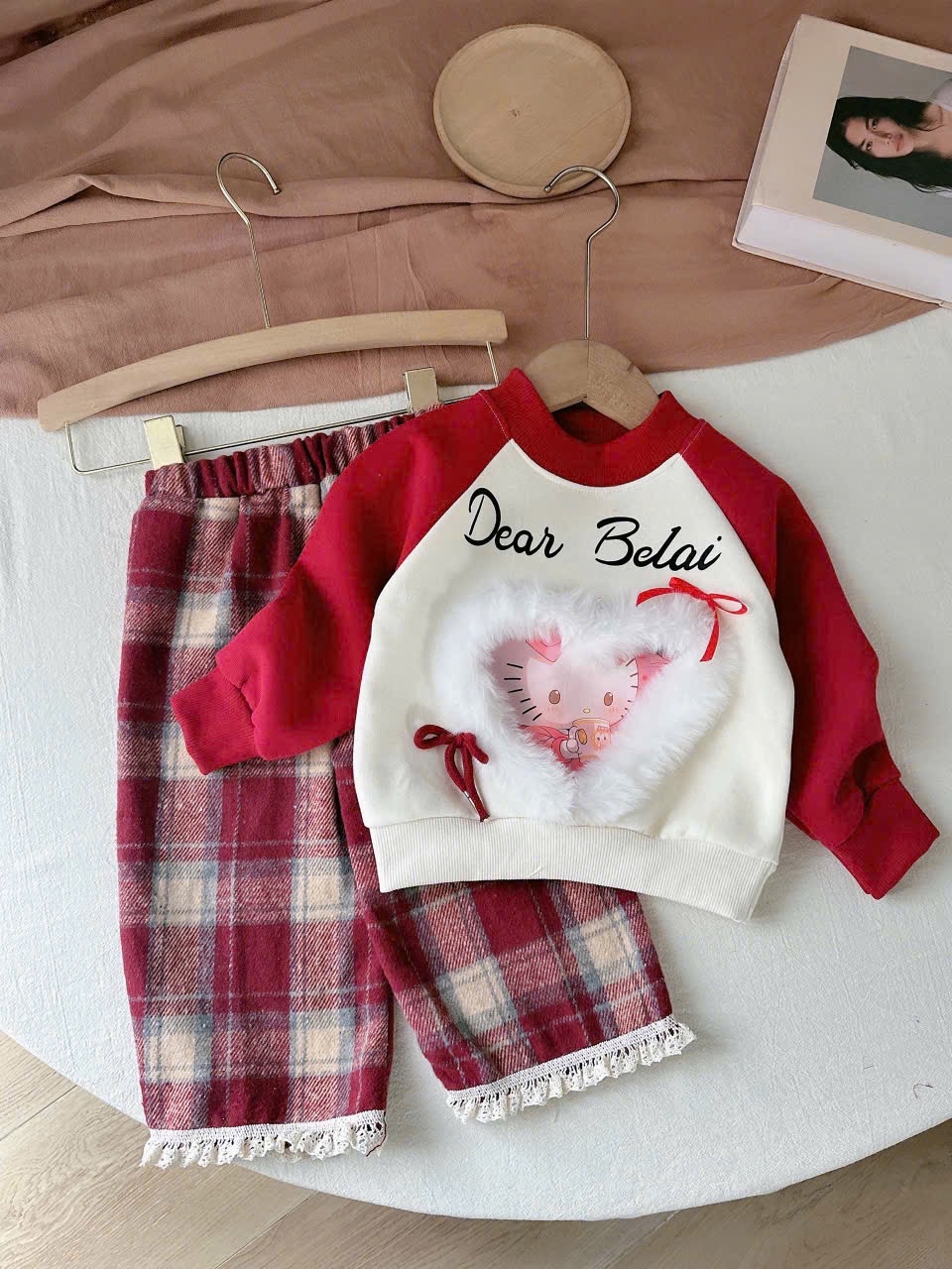 Sét áo dear belai nỉ quần xuông caro cho bé gái