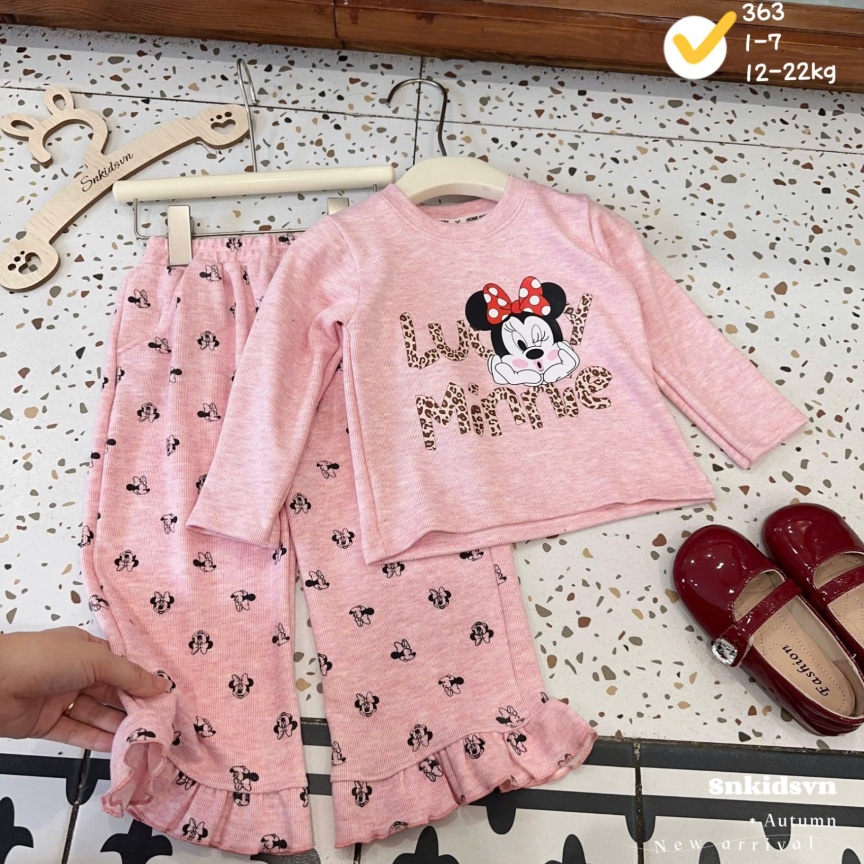 Sét micky chữ đốm quần dài cho bé gái