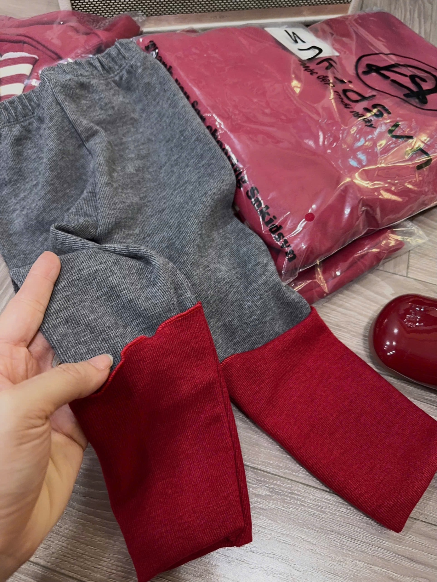 Sét bộ nỉ lót lông mịn quần legging khăn kẻ bé gái