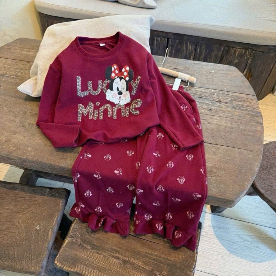 Sét micky chữ đốm quần dài cho bé gái