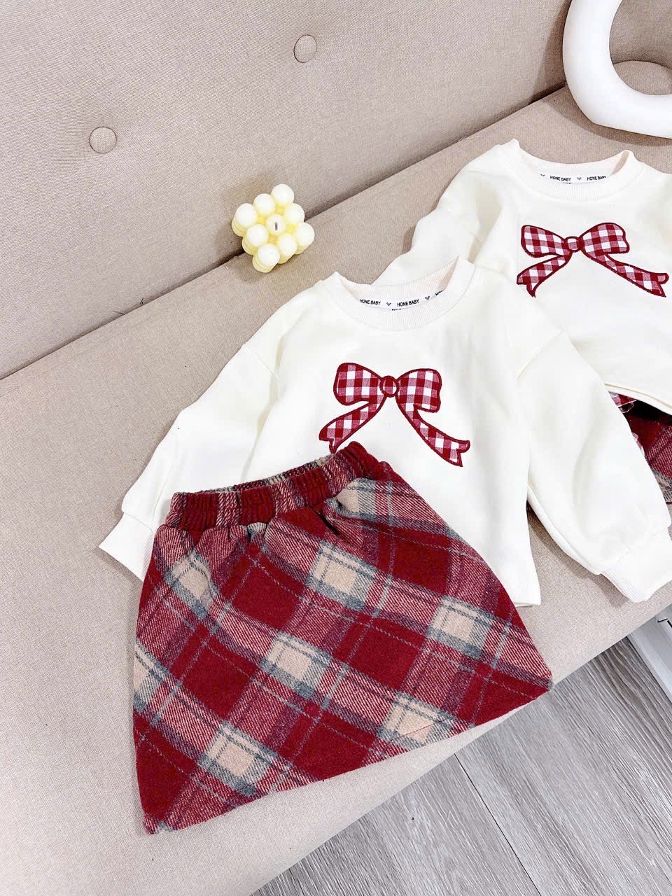 Sét bộ áo nỉ thêu nơ cv caro bé gái