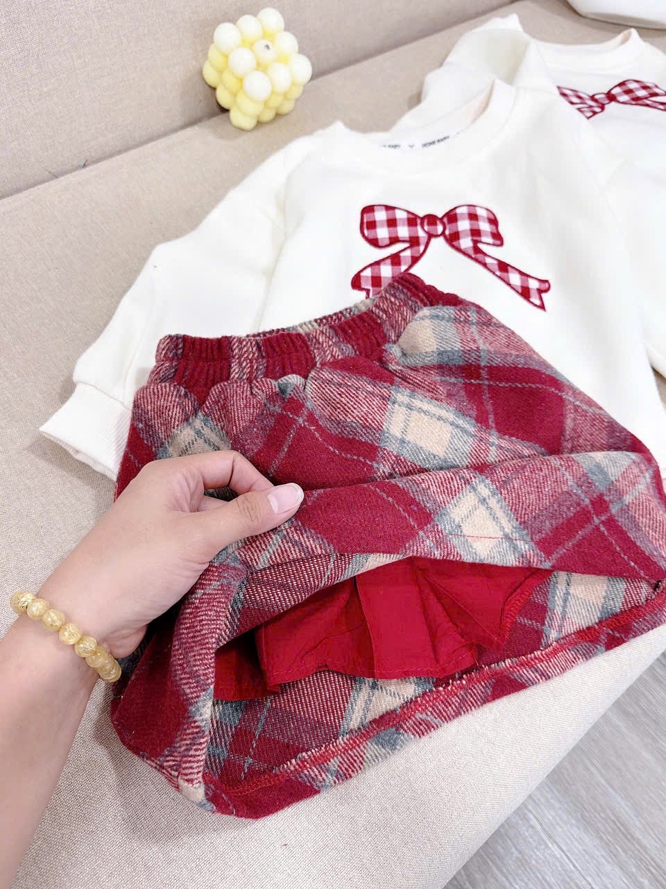 Sét bộ áo nỉ thêu nơ cv caro bé gái