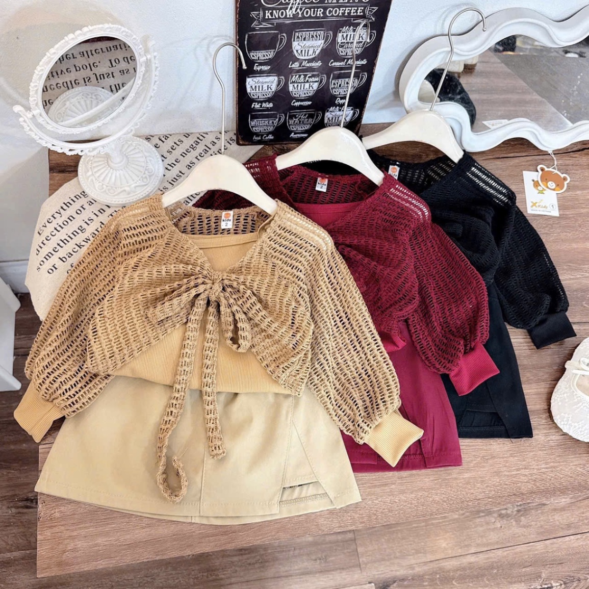 Sét 3 chi tiết lưới cv kaki bé gái