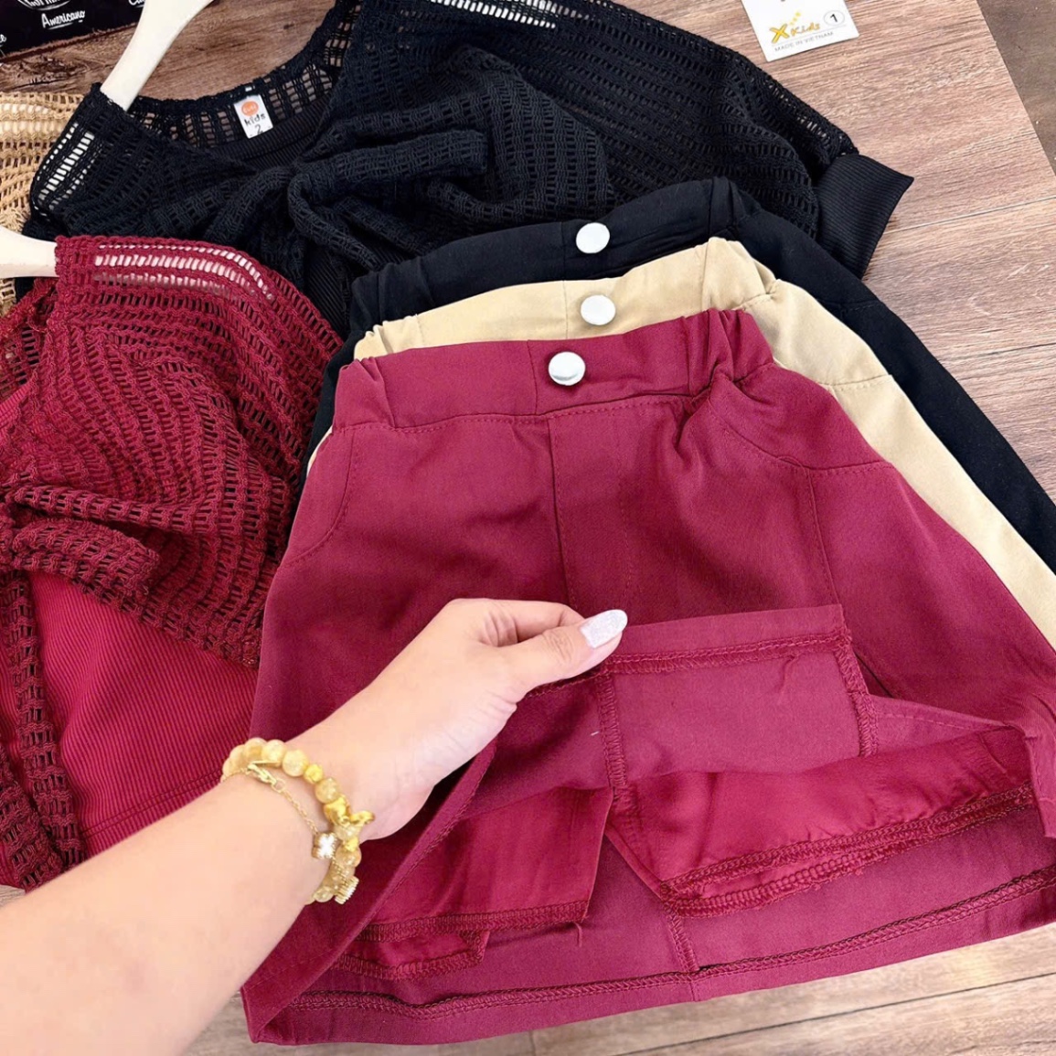 Sét 3 chi tiết lưới cv kaki bé gái