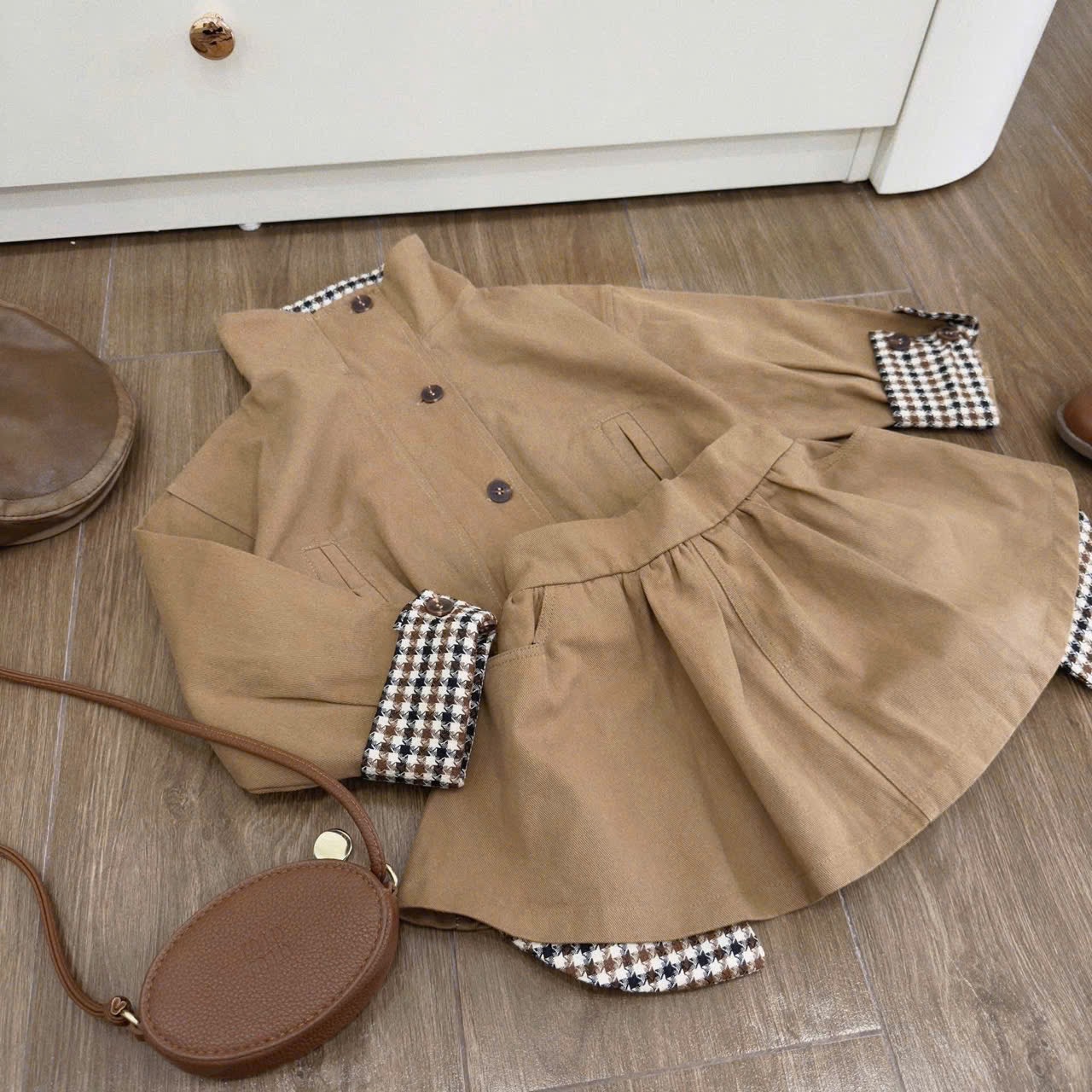 Sét bộ áo crtop cv kaki nâu bé gái