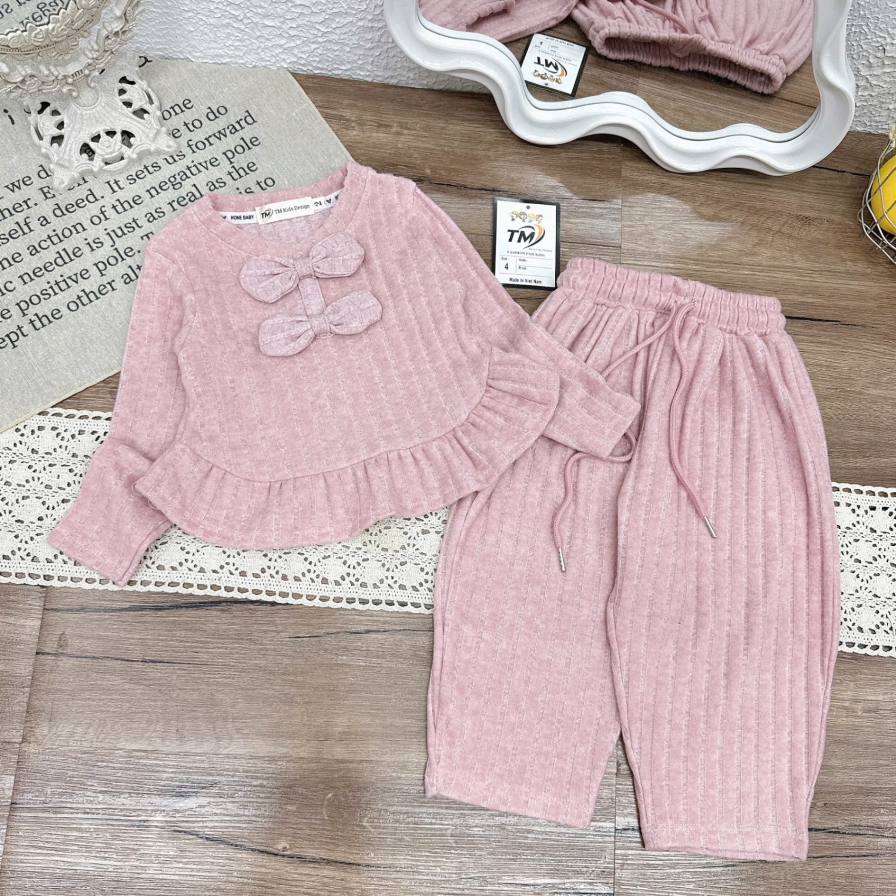 Sét bộ len tăm tm bé gái