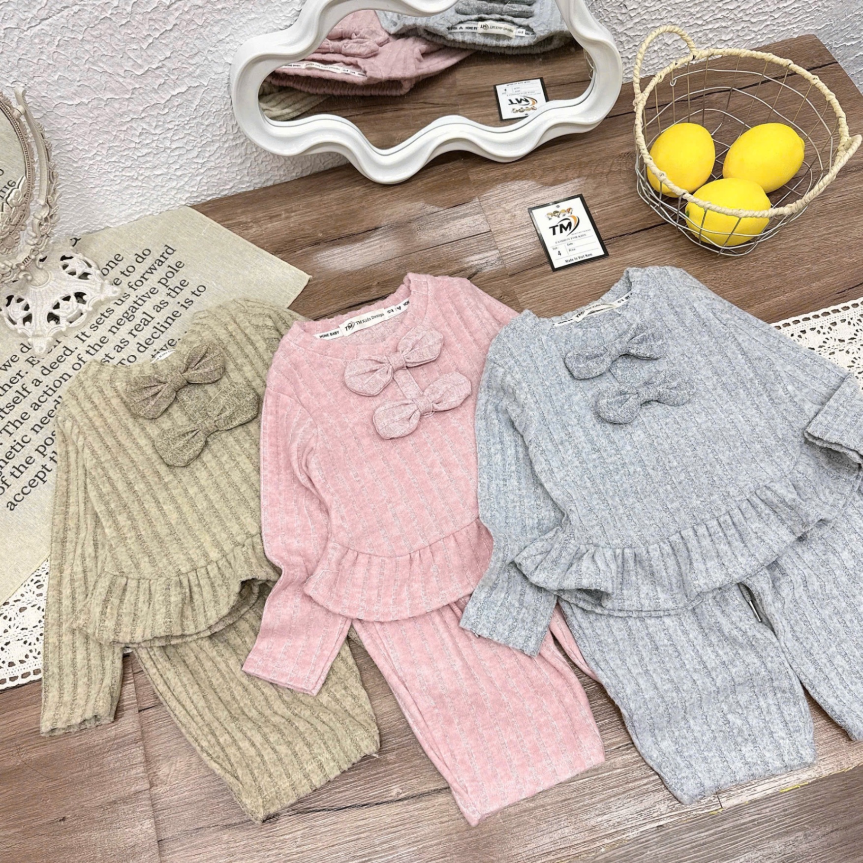 Sét bộ len tăm tm bé gái