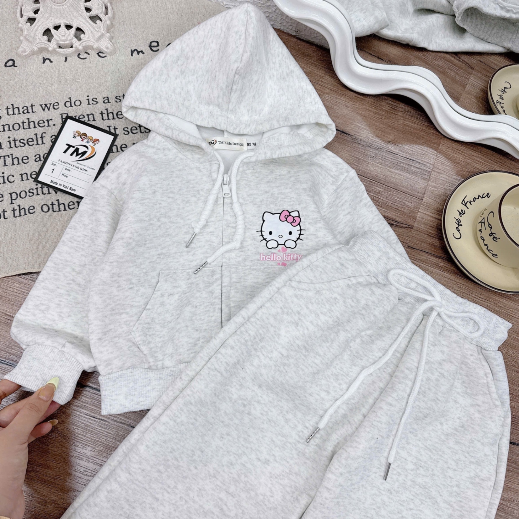 Sét bộ nỉ kitty mũ bé gái